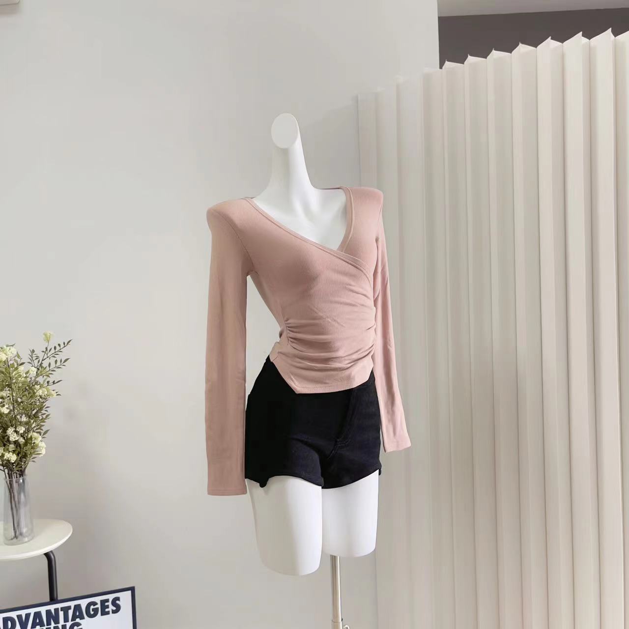 Women's White Cross V-Neck Long Sleeve Knit Top Irregular Slim Cropped Base Layer - Image 2