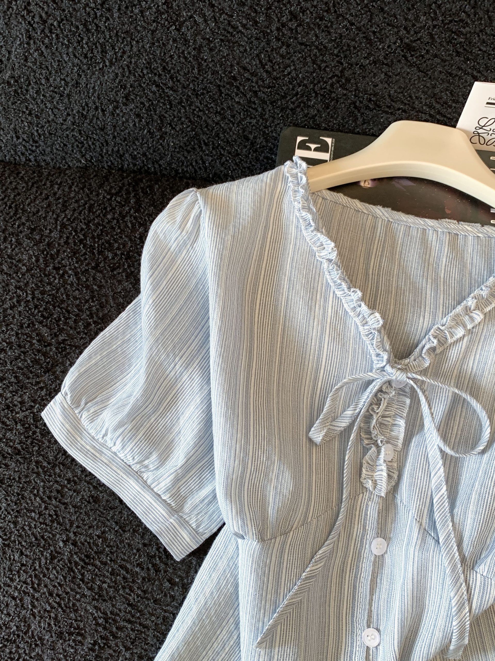 Light Blue Striped V-Neck Short Sleeve Shirt Women 2026 Summer Sweet Slimming Top - Image 4